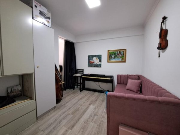 Tirane, jepet me qera apartament 3+1 Kati 1, 125 m² 950 € (Selvia, Tiran)
