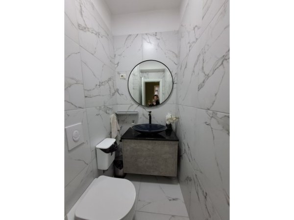 Tirane, jepet me qera apartament 3+1 Kati 1, 125 m² 950 € (Selvia, Tiran)
