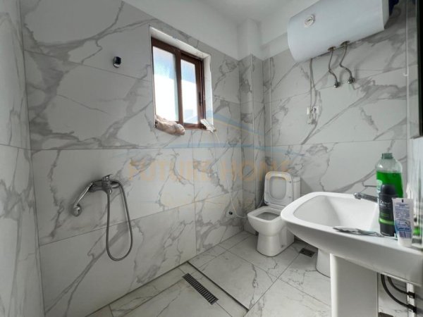 Tirane, jepet me qera apartament 2+1 Kati 2, 97 m² 400 € (Unaza e Re)