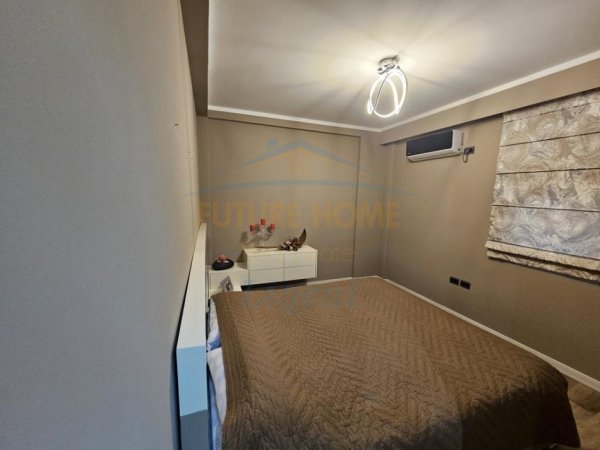 Tirane, jepet me qera apartament 3+1 Kati 2, 134 m² 1.300 € (Liqeni I That)