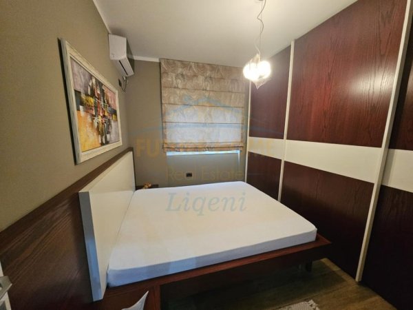 Tirane, jepet me qera apartament 3+1 Kati 2, 134 m² 1.300 € (Liqeni I That)