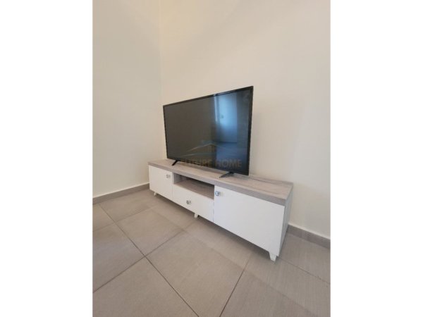 Tirane, jepet me qera apartament 1+1 Kati 3, 58 m² 450 € (Brryl)