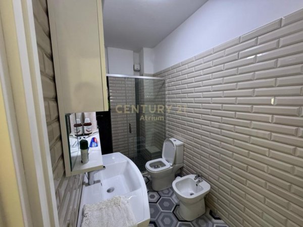 Tirane, shitet apartament 1+1 Kati 4, 53 m² 70.000 € (FRESK)