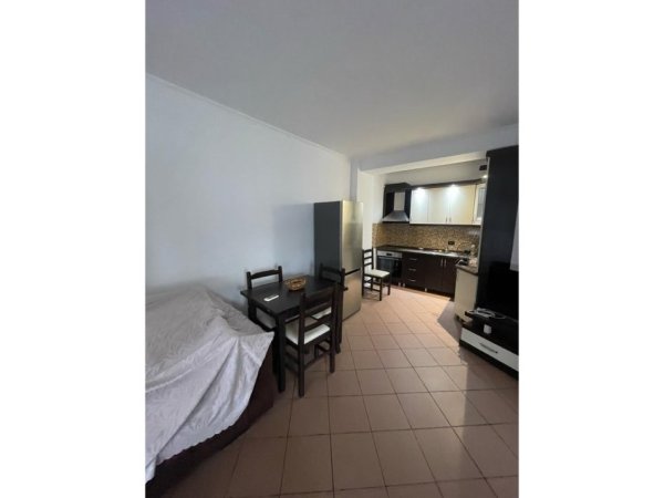 Tirane, jepet me qera apartament 2+1 Kati 2, 84 m² 700 € (Liqeni Artificial)