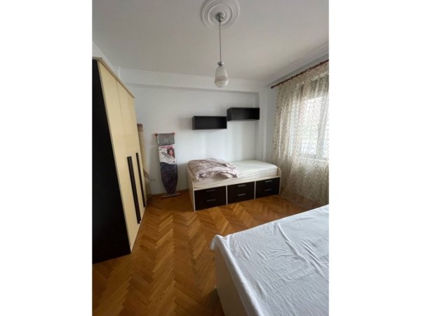 Tirane, jepet me qera apartament 2+1 Kati 2, 84 m² 700 € (Liqeni Artificial)