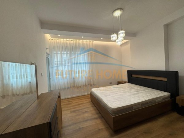 Tirane, jepet me qera apartament 2+1 Kati 3, 93 m² 700 € (Irfan Tomini)