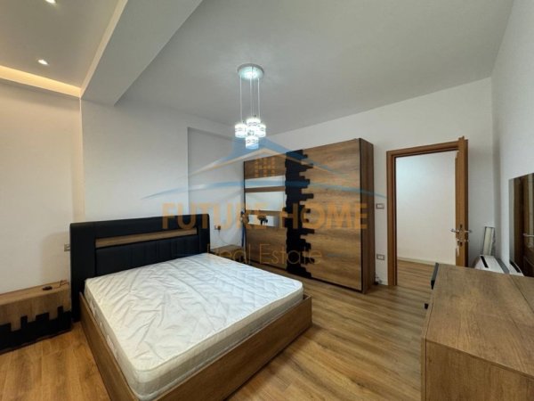 Tirane, jepet me qera apartament 2+1 Kati 3, 93 m² 700 € (Irfan Tomini)