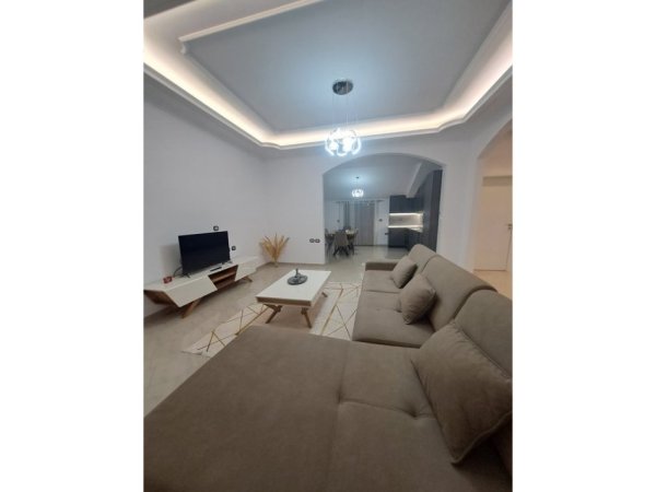 Tirane, jepet me qera apartament 2+1 Kati 3, 144 m² 480 € (Selit)