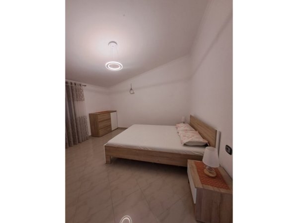 Tirane, jepet me qera apartament 2+1 Kati 3, 144 m² 480 € (Selit)