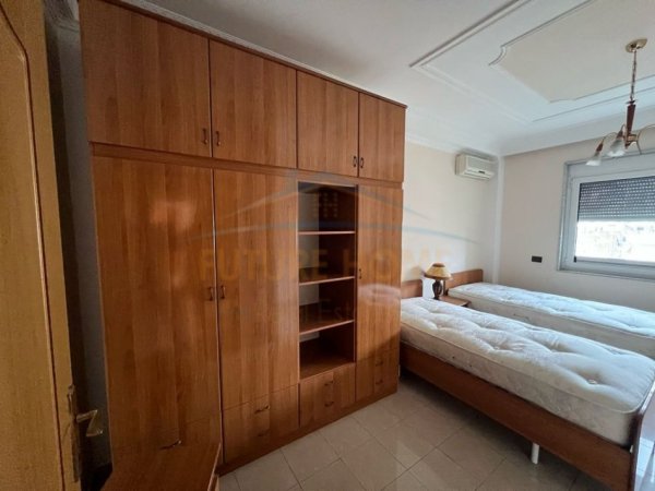 Tirane, jepet me qera apartament 2+1 Kati 6, 116 m² 1.100 € (Bllok)