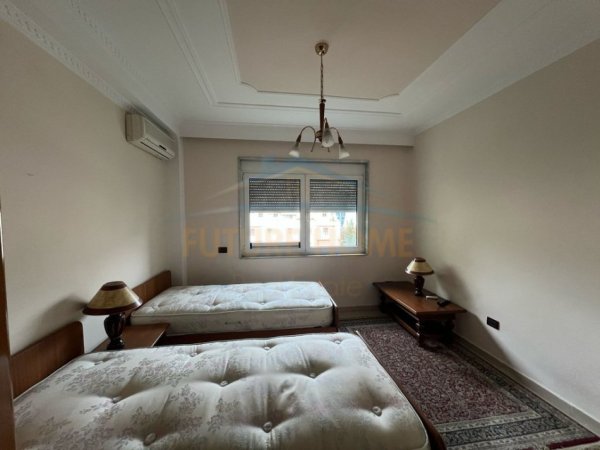 Tirane, jepet me qera apartament 2+1 Kati 6, 116 m² 1.100 € (Bllok)