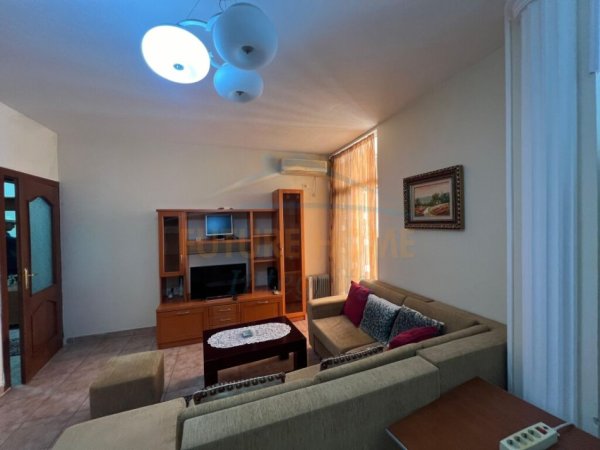 Tirane, jepet me qera apartament 1+1 Kati 5, 76 m² 550 € (Sheshi Willson, Tiranë.)