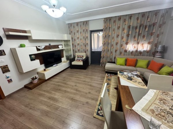 Tirane, jepet me qera apartament 2+1 Kati 5, 75 m² 550 € (Don Bosko ish Hipoteka)
