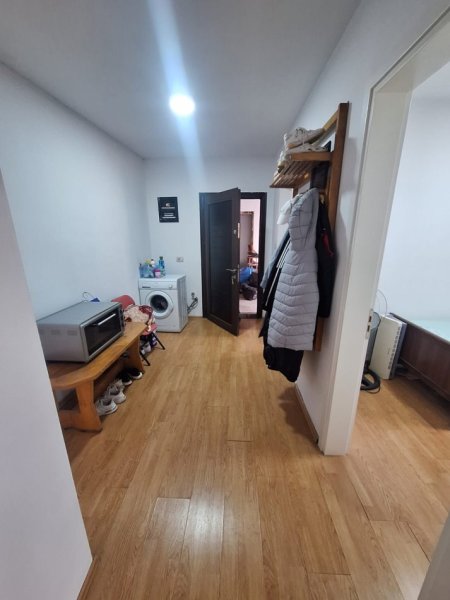 Tirane, jepet me qera apartament 2+1 Kati 6, 70 m² 400 € (Shkolla e Bashkuar perballe Shkolles Bajram Curri)