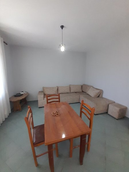 Tirane, jepet me qera Vile 2+1+Ballkon , 88 m² 450 € (Zogu i Zi)