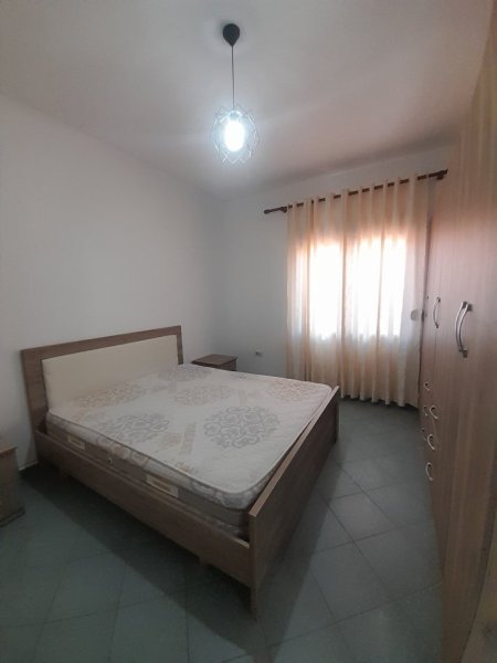 Tirane, jepet me qera Vile 2+1+Ballkon , 88 m² 450 € (Zogu i Zi)