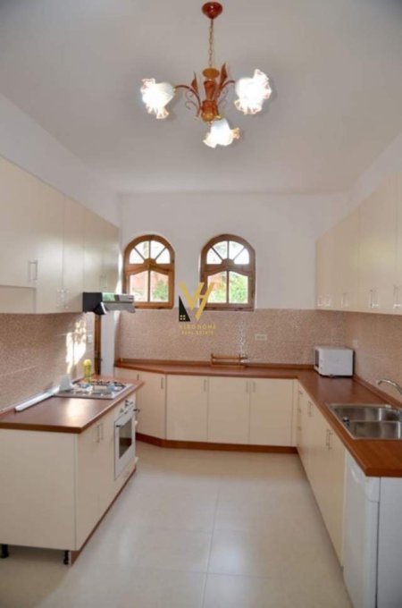 Tirane, jepet me qera apartament 4+1+A+BLK Kati 0, 900 m² 1.300 Euro (RRUGA MIHAL GRAMENO)