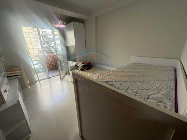 Tirane, jepet me qera apartament 1+1 Kati 2, 88 m² 500 € (Don Bosko)