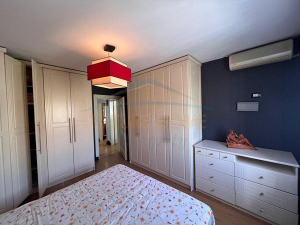 Tirane, jepet me qera apartament 2+1 Kati 4, 80 m² 400 € (Ish Tregu Elektrik,Tiran)