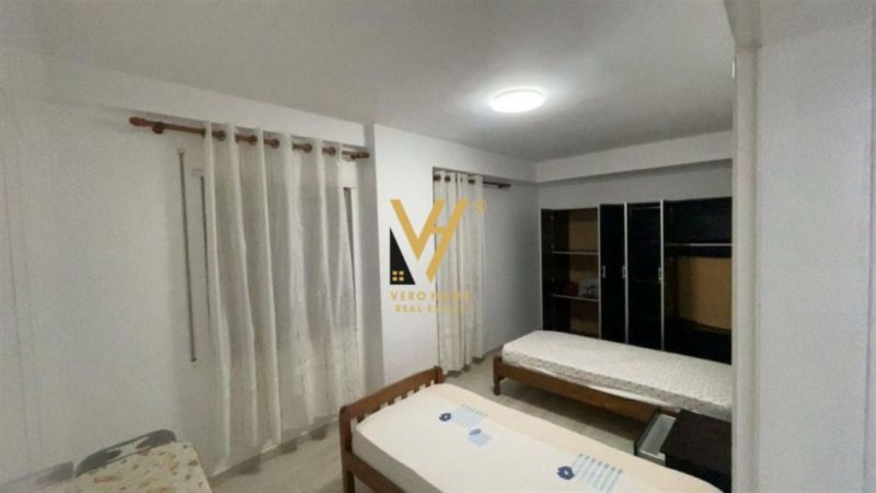 Tirane, jepet me qera apartament 2+1+Ballkon Kati 3, 85 m² 900 € (komuna e parisit)