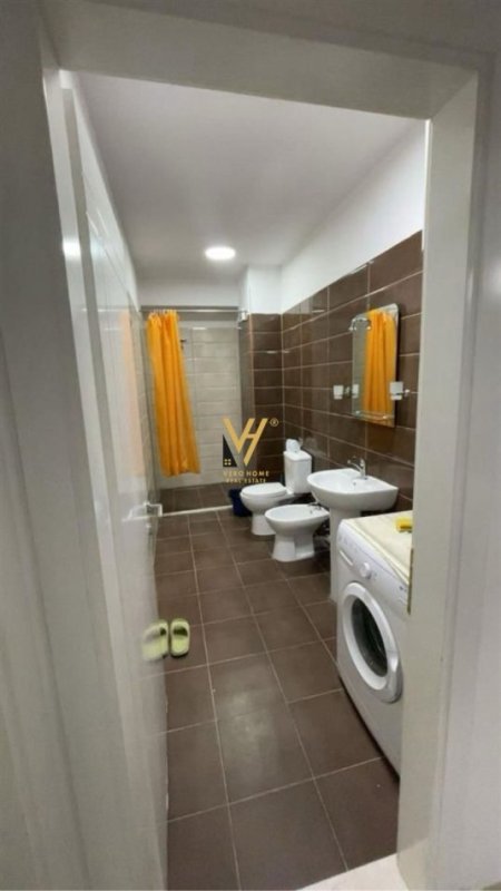 Tirane, jepet me qera apartament 2+1+Ballkon Kati 3, 85 m² 900 € (komuna e parisit)
