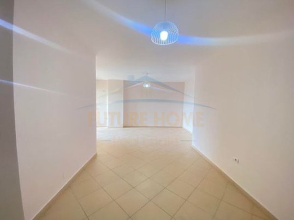 Tirane, jepet me qera apartament 2+1 Kati 5, 104 m² 330 € (Unaza e Re)