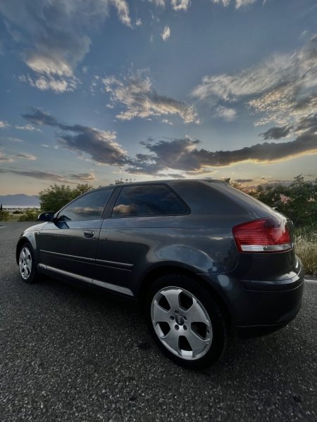 Shkoder, shitet makine Audi A3, Nafte, gri e erret manuale Kondicioner 253.000 km 2.800 €