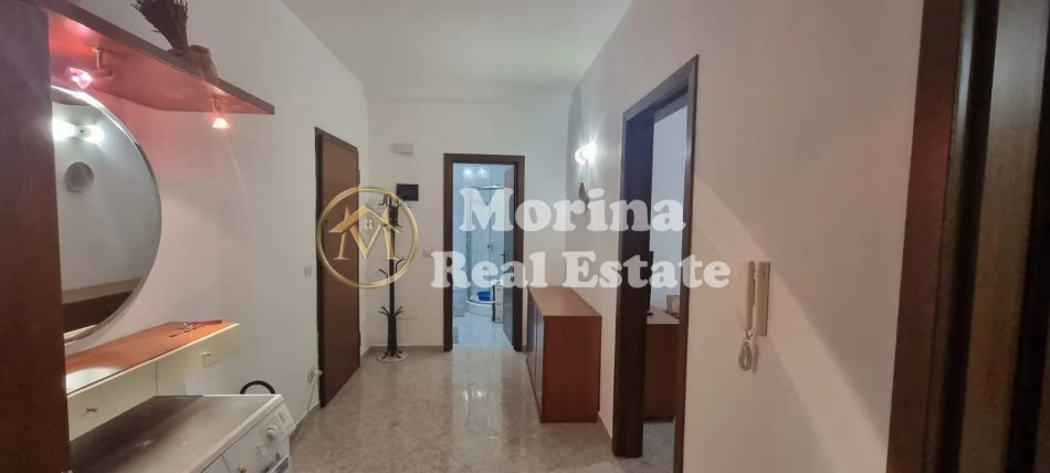 Tirane, jepet me qera apartament 1+1 Kati 9, 84 m² 630 € (Pazari i Ri)