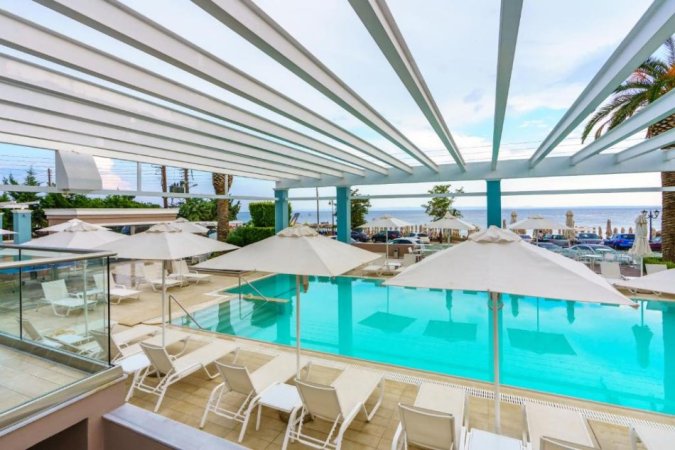 Tirane, oferte Pakete ne bregdet Buzë detit në #halkidikigreece , Porto Carras Meliton 5*