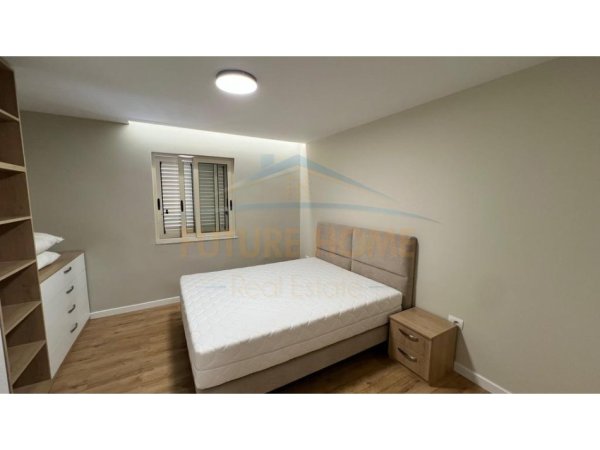 Tirane, jepet me qera apartament 1+1 Kati 4, 71 m² 600 € (Hoxha Tahsim, Tiranë)