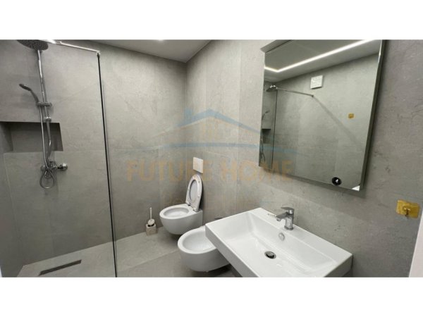 Tirane, jepet me qera apartament 1+1 Kati 4, 71 m² 600 € (Hoxha Tahsim, Tiranë)