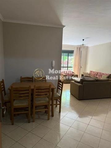 Tirane, jepet me qera apartament 3+1 Kati 2, 120 m² 550 € (Rruga 5 Maji)