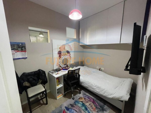 Shitet 💶 150,000 € 💶 - Apartament 3+1 (i konvertuar) - Kodra e Diellit