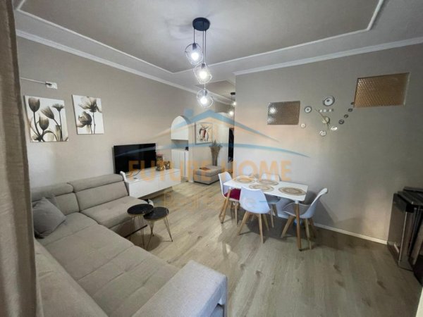 Shitet 💶 150,000 € 💶 - Apartament 3+1 (i konvertuar) - Kodra e Diellit