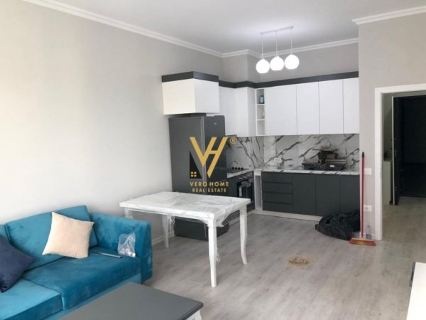 Tirane, jepet me qera apartament 1+1+Ballkon Kati 8, 75 m² 650 € (SQUARE 21)