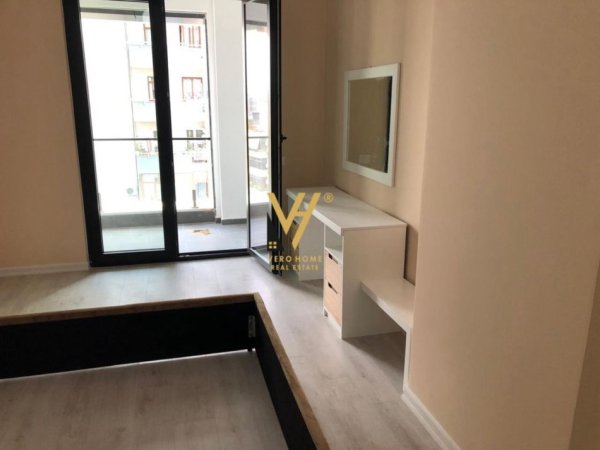 Tirane, jepet me qera apartament 1+1+Ballkon Kati 8, 75 m² 650 € (SQUARE 21)
