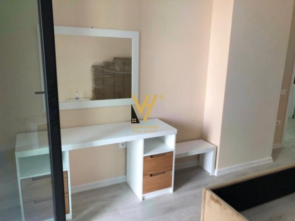 Tirane, jepet me qera apartament 1+1+Ballkon Kati 8, 75 m² 650 € (SQUARE 21)