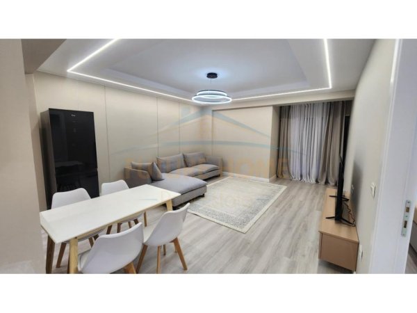 Tirane, jepet me qera apartament 1+1 Kati 1, 76 m² 600 € (kodra e djellit)