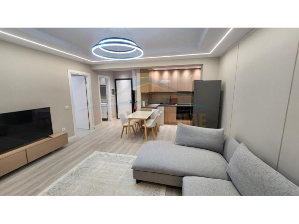 Tirane, jepet me qera apartament 1+1 Kati 1, 76 m² 600 € (kodra e djellit)