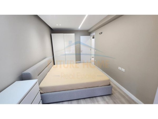Tirane, jepet me qera apartament 1+1 Kati 1, 76 m² 600 € (kodra e djellit)