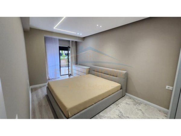 Tirane, jepet me qera apartament 1+1 Kati 1, 76 m² 600 € (kodra e djellit)