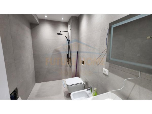 Tirane, jepet me qera apartament 1+1 Kati 1, 76 m² 600 € (kodra e djellit)