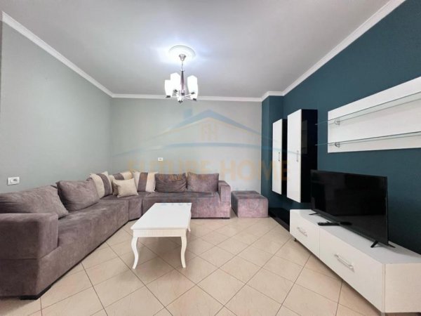 Tirane, jepet me qera apartament 1+1 Kati 7, 76 m² 590 € (Tregu Elektrik, Tiranë.)