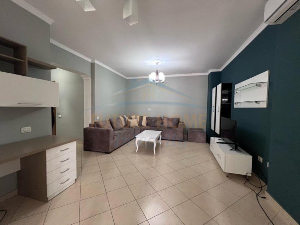 Tirane, jepet me qera apartament 1+1 Kati 7, 76 m² 590 € (Tregu Elektrik, Tiranë.)