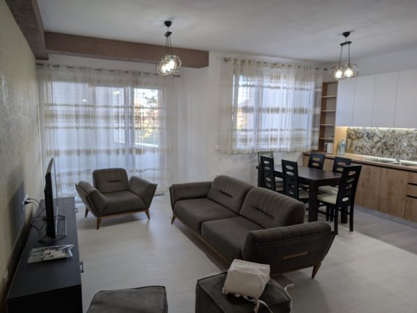 Tirane, jepet me qera apartament 2+1+Ballkon Kati 2, 650 € (River Side Residence , Fusha e Aviacionit)