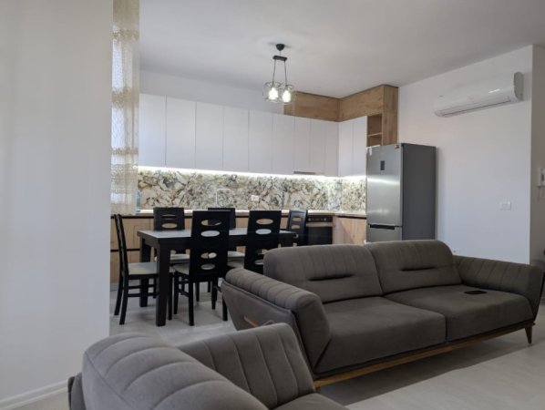 Tirane, jepet me qera apartament 2+1+Ballkon Kati 2, 650 € (River Side Residence , Fusha e Aviacionit)