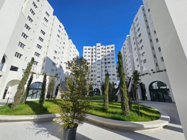 Tirane, jepet me qera apartament 2+1+Ballkon Kati 2, 650 € (River Side Residence , Fusha e Aviacionit)