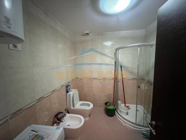 Shitet, Apartament 2+1, Xhamllik