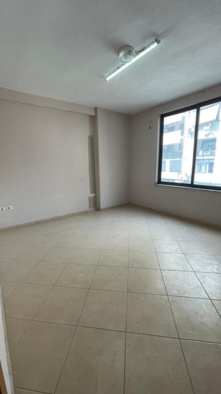 Tirane, shitet apartament 2+1 Kati 1, 110 m² 130.000 € (Astir)