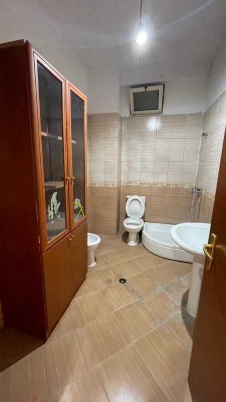 Tirane, shitet apartament 2+1 Kati 1, 110 m² 130.000 € (Astir)